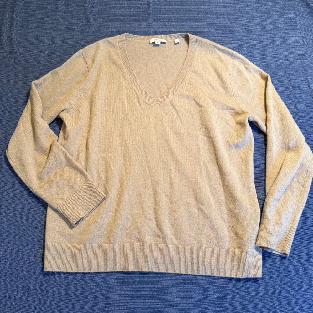Vince Mens Cashmere V-Neck Sweater Tan Beige Long Sleeve Size Large RN106730